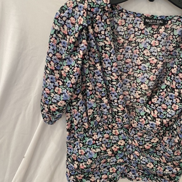 Nasty Gal puff sleeve crop top floral size US small  Vneck - Picture 4 of 6